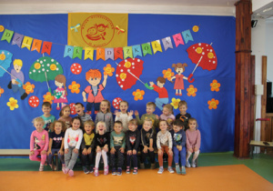 Zdjęcie grupowe dzieci