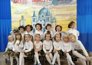 Zdjęcie grupowe dzieci z grupy XI